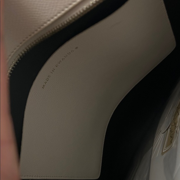 kate spade ♠️ Cream Leather Tote with Navy Scarf Detail - Picture 6 of 7